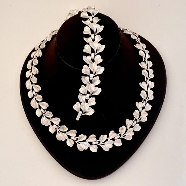 Necklace and ear clips - Image 2