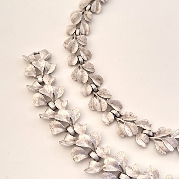 Necklace and ear clips - Image 5