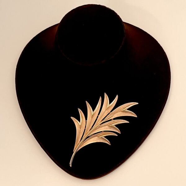 Leaf brooch from Trifari - Image 3