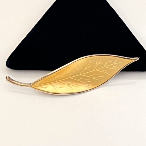 Yellow leaf by David Andersen - Image 4