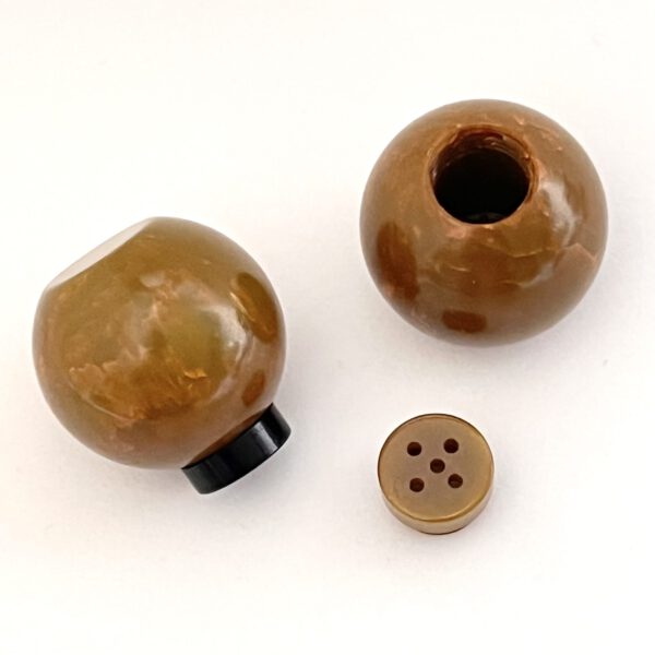 Bakelite salt and pepper shaker - Image 3