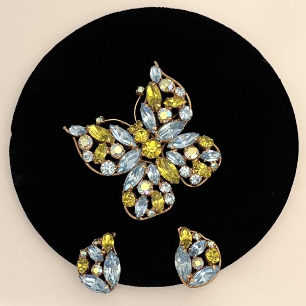 Butterfly brooch with matching ear clips from Regency - Image 5