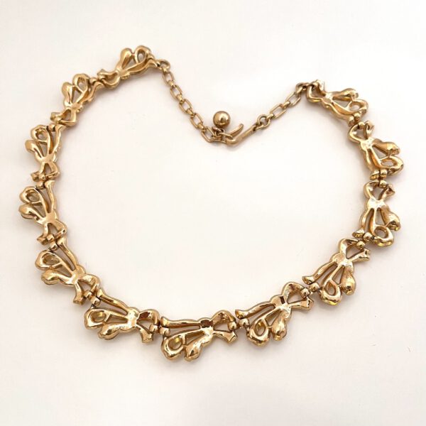 Vintage Trifari Collier