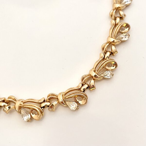 Vintage Trifari Collier