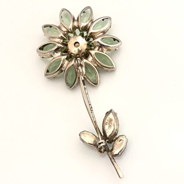Vintage Weiss Flower