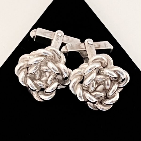 Cufflinks