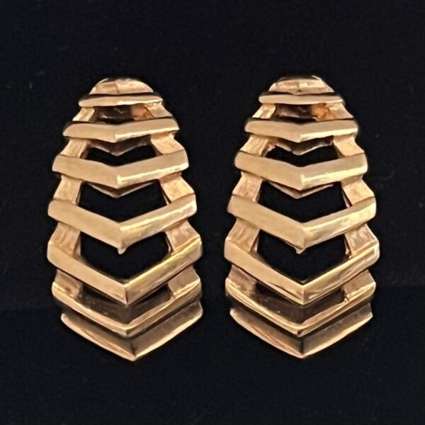 Goldfarbene Ohrclips von Trifari