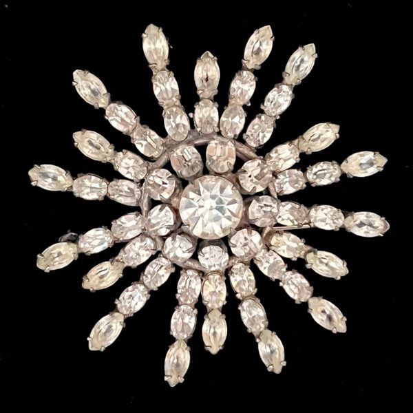 Alte Strassbrosche Adele Simpson