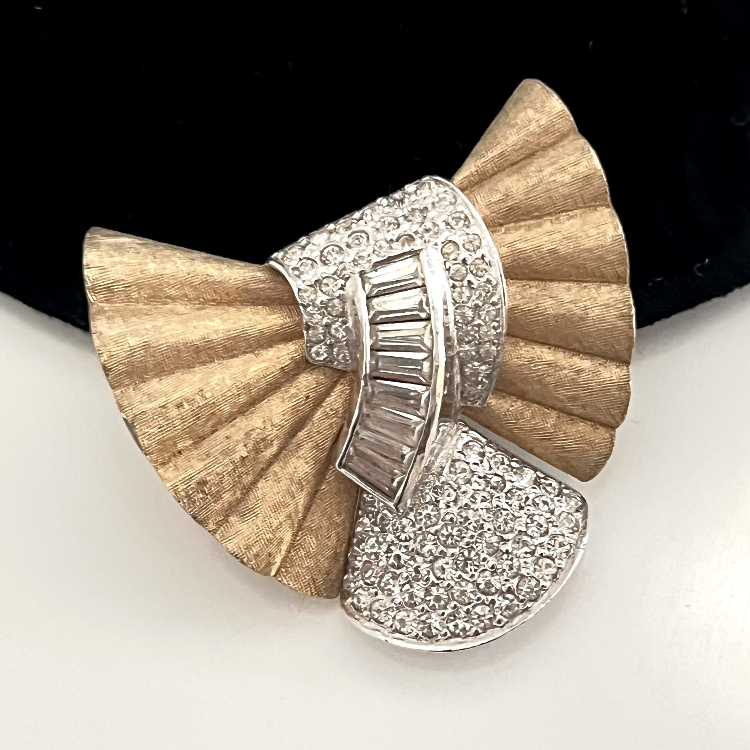 Elegante Vintage Brosche